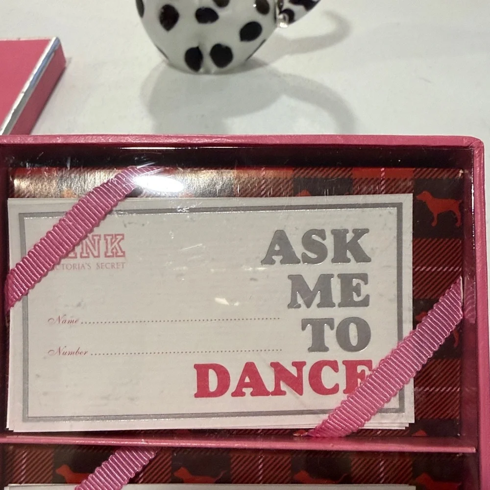Victoria’s Secret Pink Limited Edition VIP A-Lister Calling Cards & Card Holder